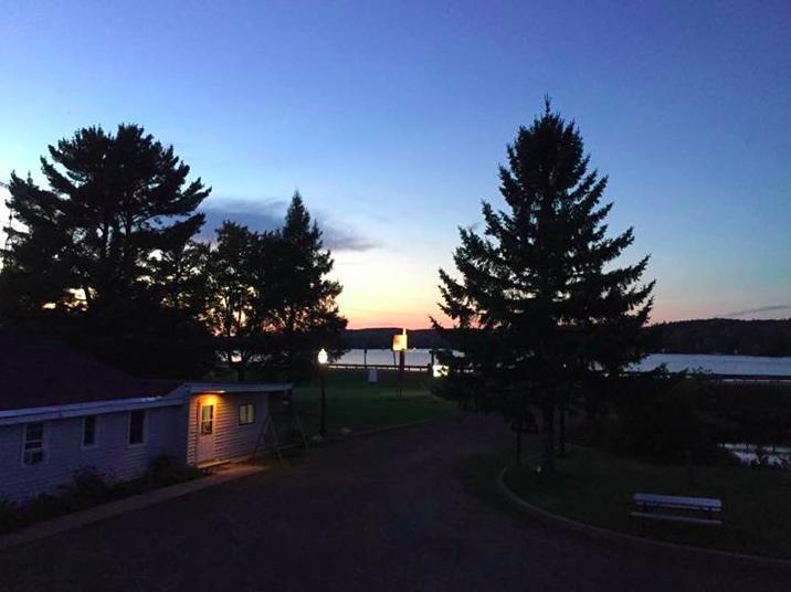 Bear Paw Inn Michigamme Ngoại thất bức ảnh